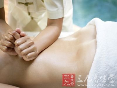 两掌搓擦颈椎颈动脉