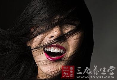 牙齿变老六个表现 牙齿敏感牙龈红肿口臭