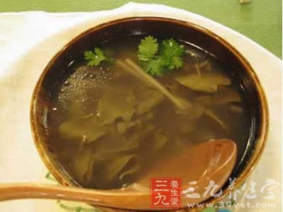 谷雨养生 雪耳鸡脚花胶汤滋阴润肺