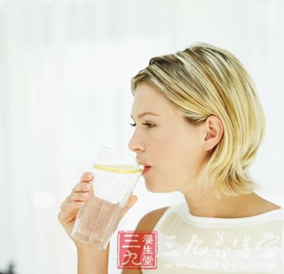 早上起床喝五种水损害健康