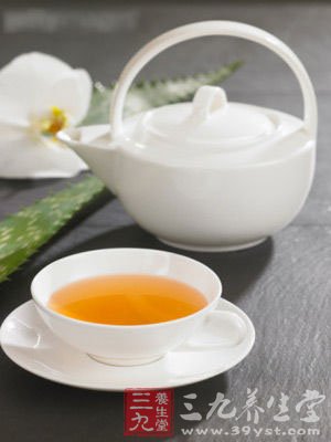胃寒少喝菊花茶 火大别喝红枣茶