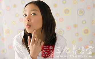 容易长痘是因为这6大原因