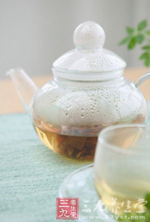 荷叶山楂蜂蜜茶 喝出小蛮腰