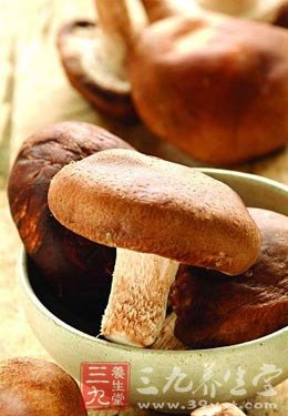 清爽可口 豌豆尖儿蘑菇豆腐汤