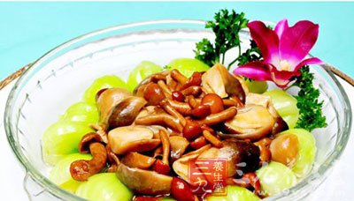 黄豆花生炖猪皮 吃出弹性皮肤