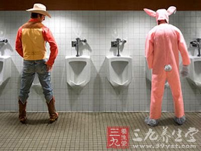 尿液颜色告诉你四个健康真相