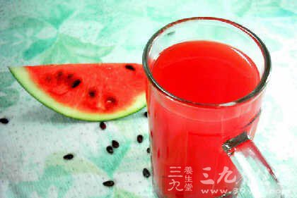 初夏吃果蔬 草莓梨子益养生