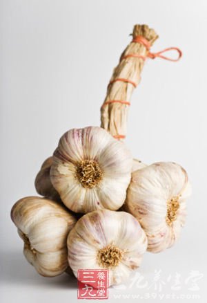 四类人慎吃大蒜