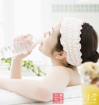 喝错水等于没喝 掌握8个喝水法有助养生