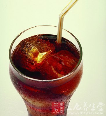 长期吃这些垃圾食品让人变暴力