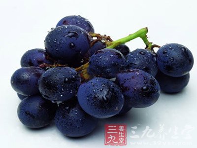 常吃4种黑色水果 抗衰老有奇效