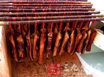 吃腊肉的危害 腊肉是“双重营养失衡”食物