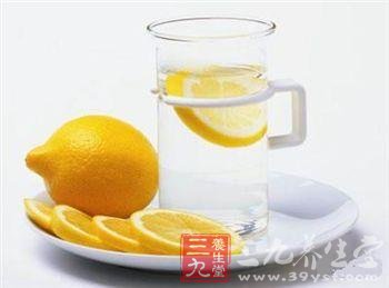 柠檬怎么吃 加蜂蜜泡水养颜好