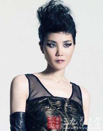 女人胸部小的三个大好处-三九养生堂