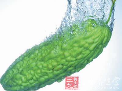 夏季苦瓜吃法全攻略 凉菜苦口利于心