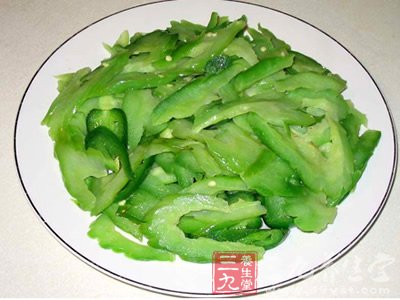 夏季苦瓜吃法全攻略 凉菜苦口利于心