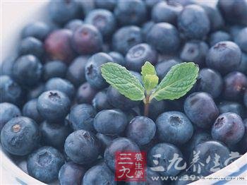蓝莓营养丰富 适合多种人群食用(2)