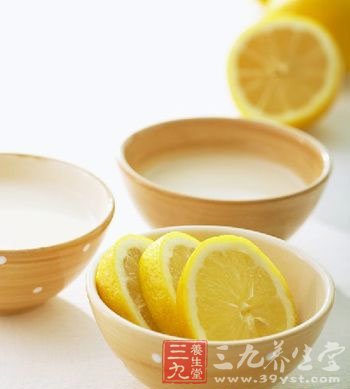 4个妙招 饮食帮你治疗皮肤黑斑