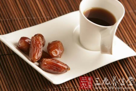 五种“水”帮你喝掉脸上斑点