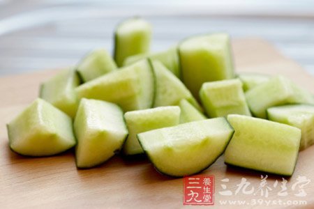 五种“水”帮你喝掉脸上斑点