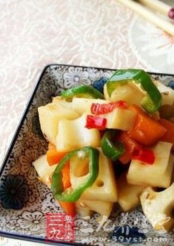 吃什锦酸辣藕丁夏季不流鼻血