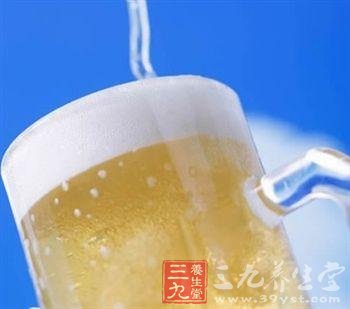 夏季养生小常识 喝啤酒有禁忌