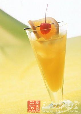 碳酸饮料会让你的骨骼变“脆骨”(2)