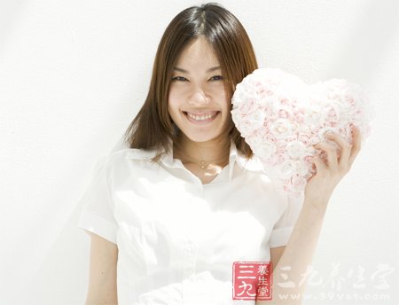 白领族穴位养生 压公孙穴健脾胃