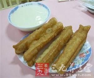 不吃早餐就会变成易胖体质这种说法对不