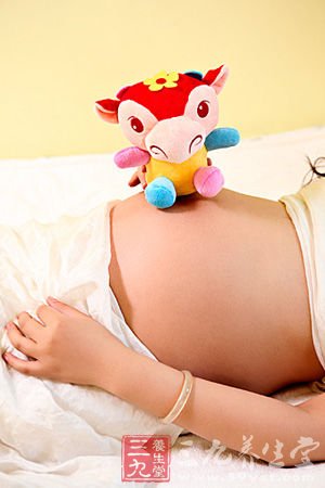 危险动作六：躺的时间太久，不下床活动
