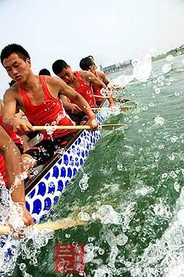 端午习俗的养生奥秘:插艾叶驱毒除瘟
