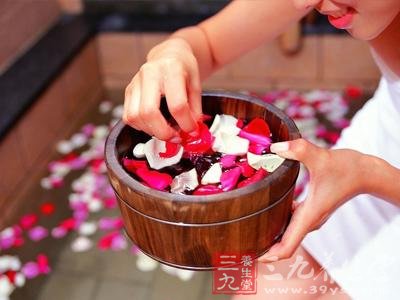 洗头也养生 29种按摩法解读长寿秘诀