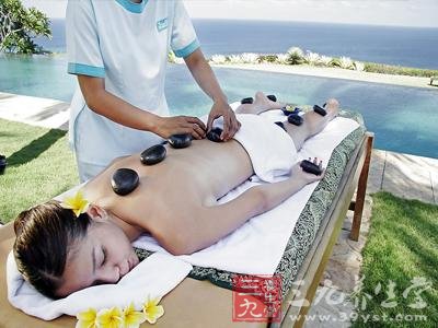 洗头也养生 29种按摩法解读长寿秘诀