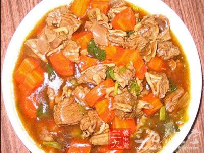 番茄土豆炖牛肉 补铁养血营养好