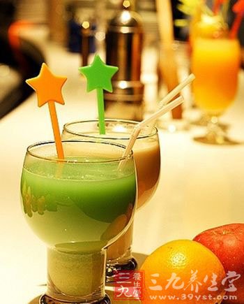 夏季养生:要重补水保津利排毒