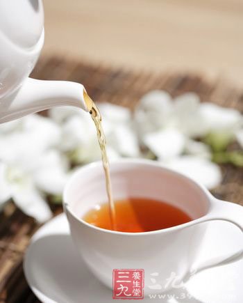 夏季喝8款瘦身茶 重现窈窕身材