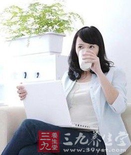 穿紧身内裤小心毁了女人身材