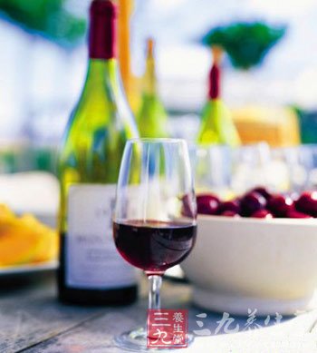 红酒未必养人 揭秘饮酒背后的误区