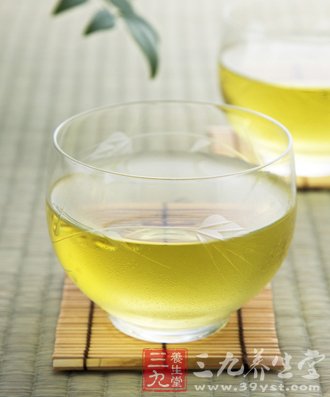 中药保健茶+按穴位 夏季感冒速愈