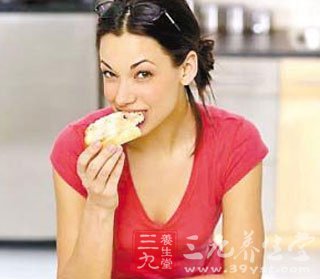 夏天多发食物中毒 这样快速急救