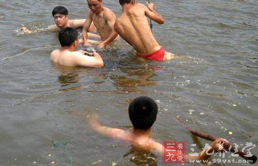 夏季溺水急救方法有哪些