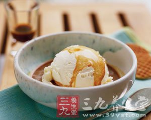 爱吃冰激凌 6人群不能吃