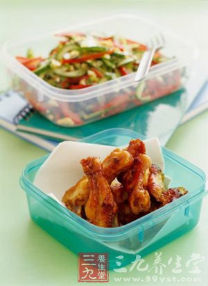 食堂配餐：多选几样 荤素搭配