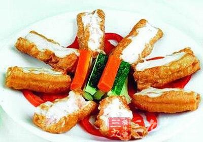 8个有损健康的吃饭习惯你有吗