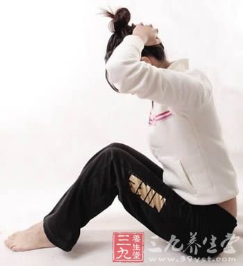 真人示范瘦身操 专攻下半身肥胖