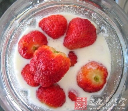 一瓶牛奶 解决肌肤15大难题