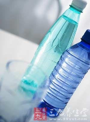 保湿补水一定要喝足8杯水吗？(2)