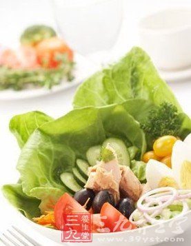 专家：不变红的绿豆汤更营养