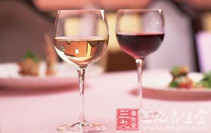 切忌酒后洗澡 9招教你喝酒不伤身