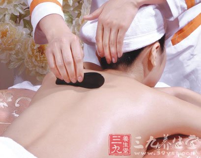 可提高免疫力的刮痧拔罐八大穴位